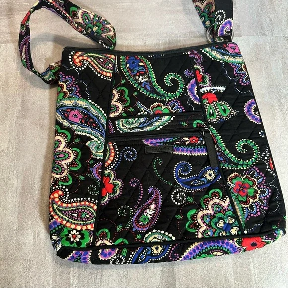 NWOT Vera Bradley Retired Kiev Paisley Quilted Hipster Shoulder/Cross Body Bag - Picture 2 of 5